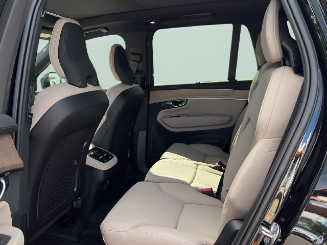 New 2027 Volvo XC90 B5 Plus AWD/4WD image 9