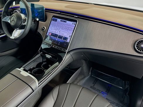 New 2026 Mercedes-Benz EQE 320 4MATIC SUV image 27