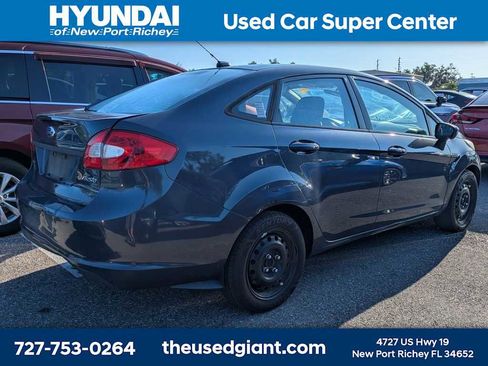 Used 2012 Ford Fiesta SE FWD image 2