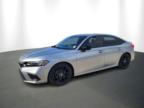 Used 2023 Honda Civic Sport image 2