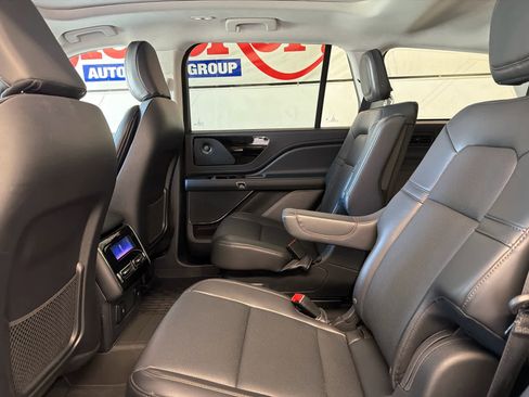 Used 2025 Lincoln Aviator 2WD w/ Jet Appearance Package image 21