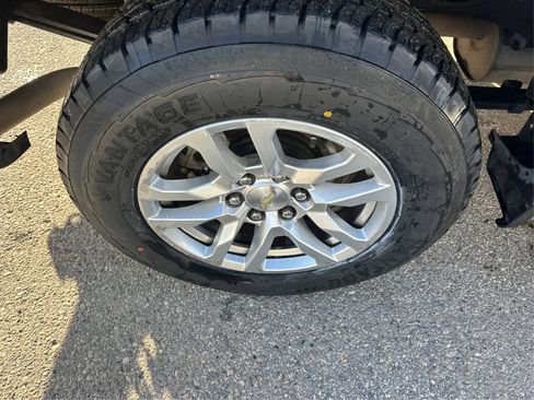 Used 2020 Chevrolet Silverado 1500 LT w/ All-Star Edition image 17