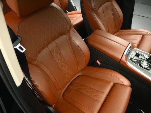 Used 2022 BMW X7 xDrive40i w/ Executive Package AWD/4WD image 58