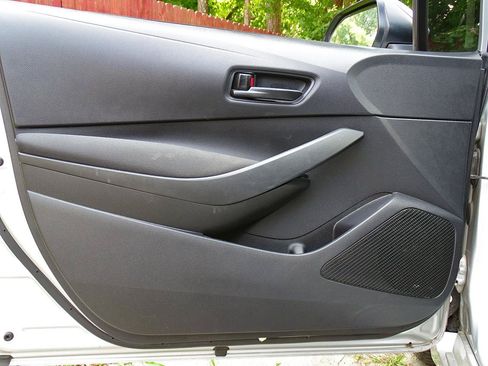 Used 2023 Toyota Corolla LE FWD image 33
