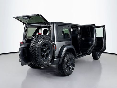 Used 2023 Jeep Wrangler Unlimited w/ Cold Weather Group AWD/4WD image 25