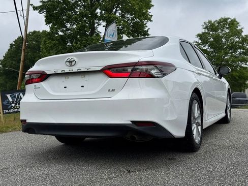 Used 2022 Toyota Camry LE FWD image 4