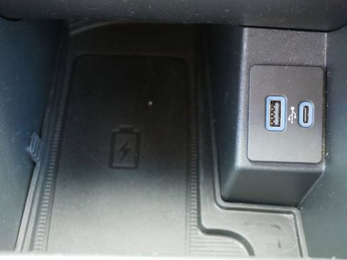 Used 2024 Ford Edge Titanium image 24