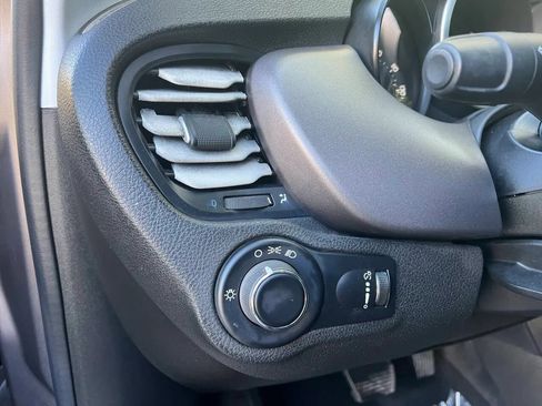 Used 2016 FIAT 500X Easy image 9