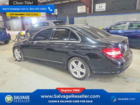 Used 2011 Mercedes-Benz C 300 4MATIC Sedan image 3