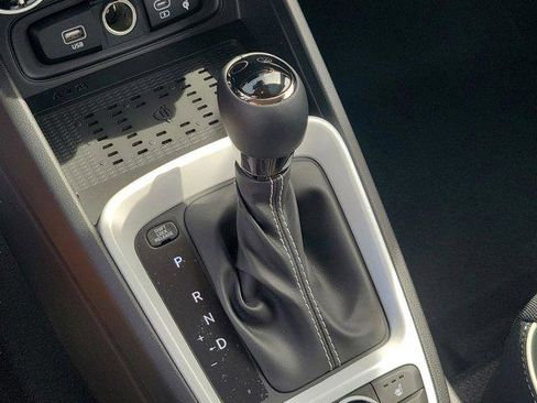 New 2025 Hyundai Venue Limited image 25