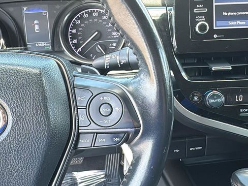 Certified 2022 Toyota Camry SE image 13