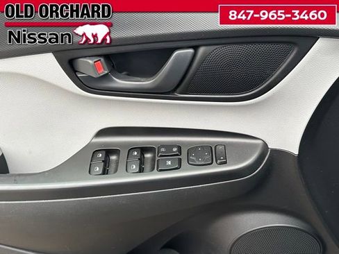 Used 2022 Hyundai Kona SEL image 7