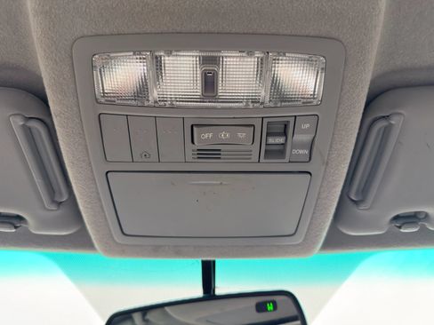 Used 2012 Toyota Highlander Limited FWD image 20