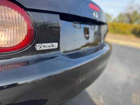 Used 2002 MAZDA MX-5 Miata image 4