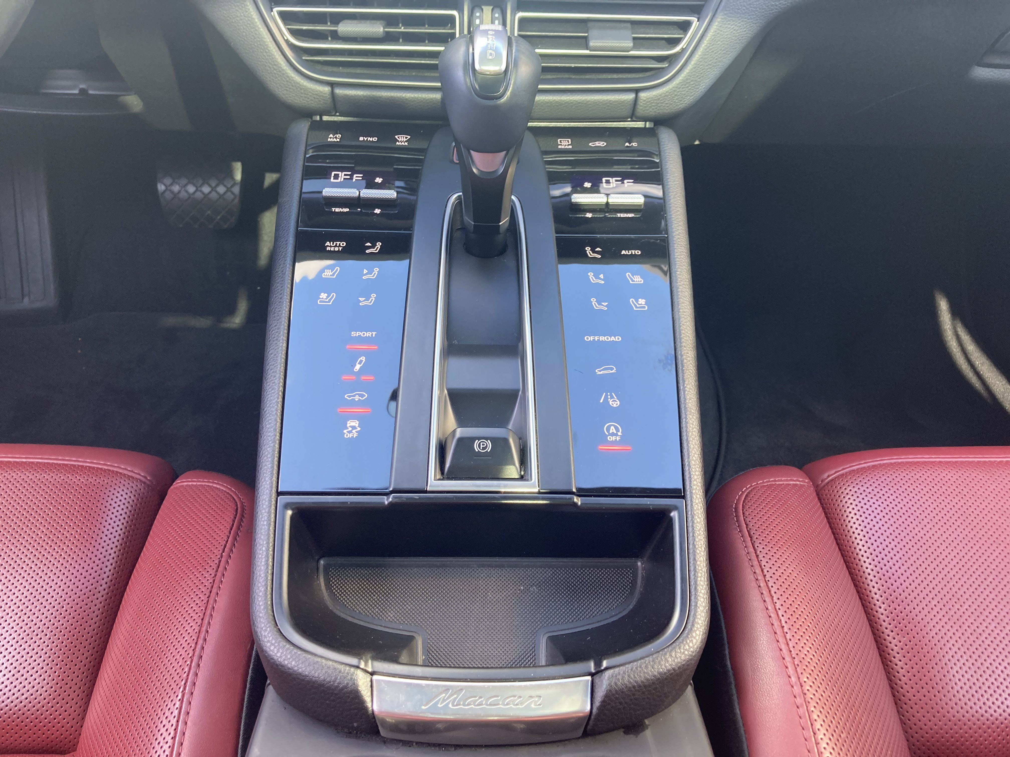 Certified 2024 Porsche Macan S AWD/4WD image 15