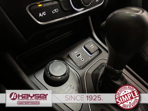Used 2021 Jeep Cherokee Latitude Lux AWD/4WD image 27
