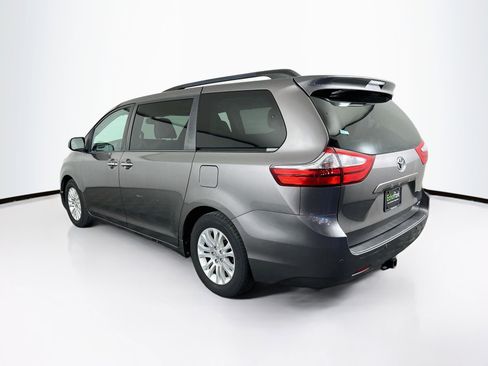 Used 2016 Toyota Sienna XLE w/ XLE Navigation Package FWD image 5