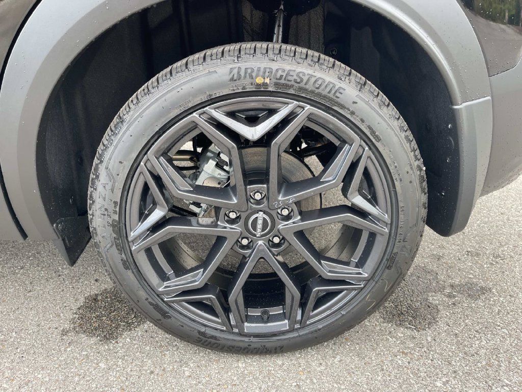 New 2027 Nissan Kicks SR w/ SR Premium Package AWD/4WD image 11