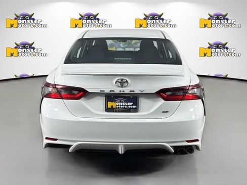 Used 2024 Toyota Camry SE FWD image 6