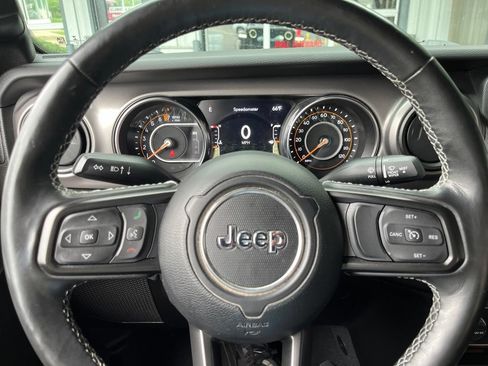 Used 2023 Jeep Gladiator Sport AWD/4WD image 31