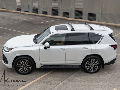 Used 2026 Lexus LX 600 4WD w/ Accessory Package (2T) image 40