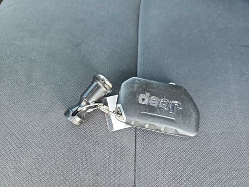 Used 2018 Jeep Wrangler Unlimited Sport AWD/4WD image 39