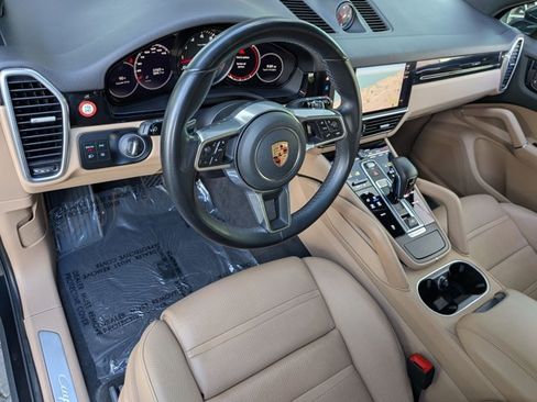 Used 2023 Porsche Cayenne Platinum Edition AWD/4WD image 10