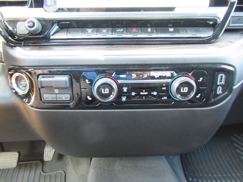 Certified 2025 Chevrolet Silverado 2500 LT w/ Convenience Package AWD/4WD image 24