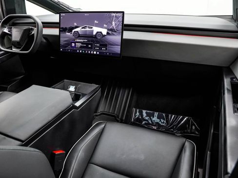Used 2024 Tesla Cybertruck AWD Crew Cab image 22