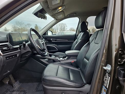 Certified 2024 Kia Telluride S image 14