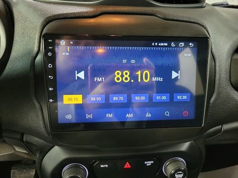 Used 2019 Jeep Renegade Latitude image 49