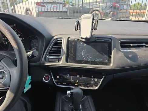 Used 2017 Honda HR-V EX image 7