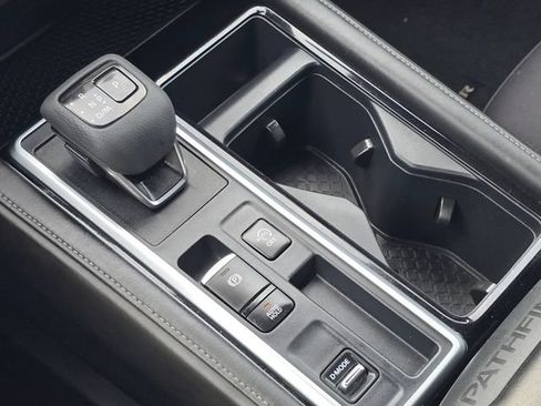 Certified 2024 Nissan Pathfinder SV FWD image 19