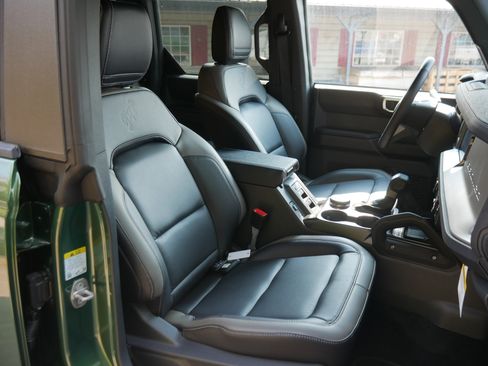 New 2025 Ford Bronco Outer Banks w/ Sasquatch Package image 29