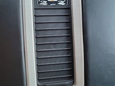 Used 2018 GMC Yukon Denali w/ Denali Ultimate Package image 13