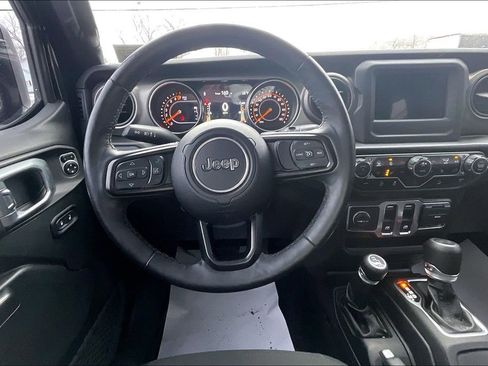 Used 2019 Jeep Wrangler Sport S image 5