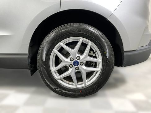 Used 2022 Ford Edge SEL image 18