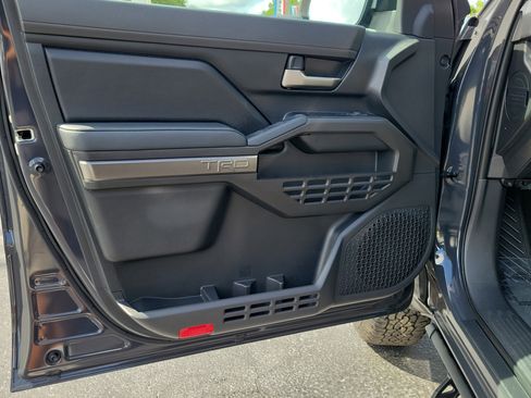 Used 2025 Toyota Tacoma TRD Off-Road AWD/4WD image 17