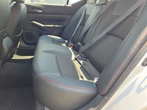 Used 2024 Nissan Altima 2.5 SR FWD image 15