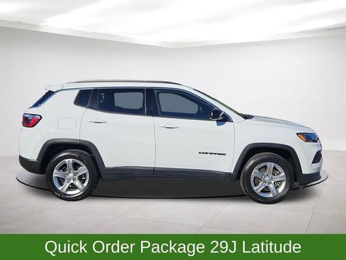 Used 2024 Jeep Compass Latitude image 8