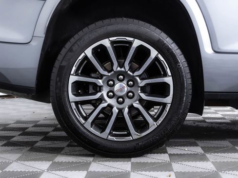 Certified 2022 GMC Acadia Denali w/ Denali Technology Package AWD/4WD image 48