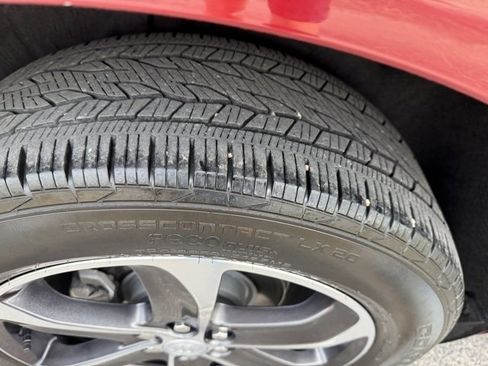 Used 2020 Buick Enclave Essence w/ Sport Touring Edition image 19