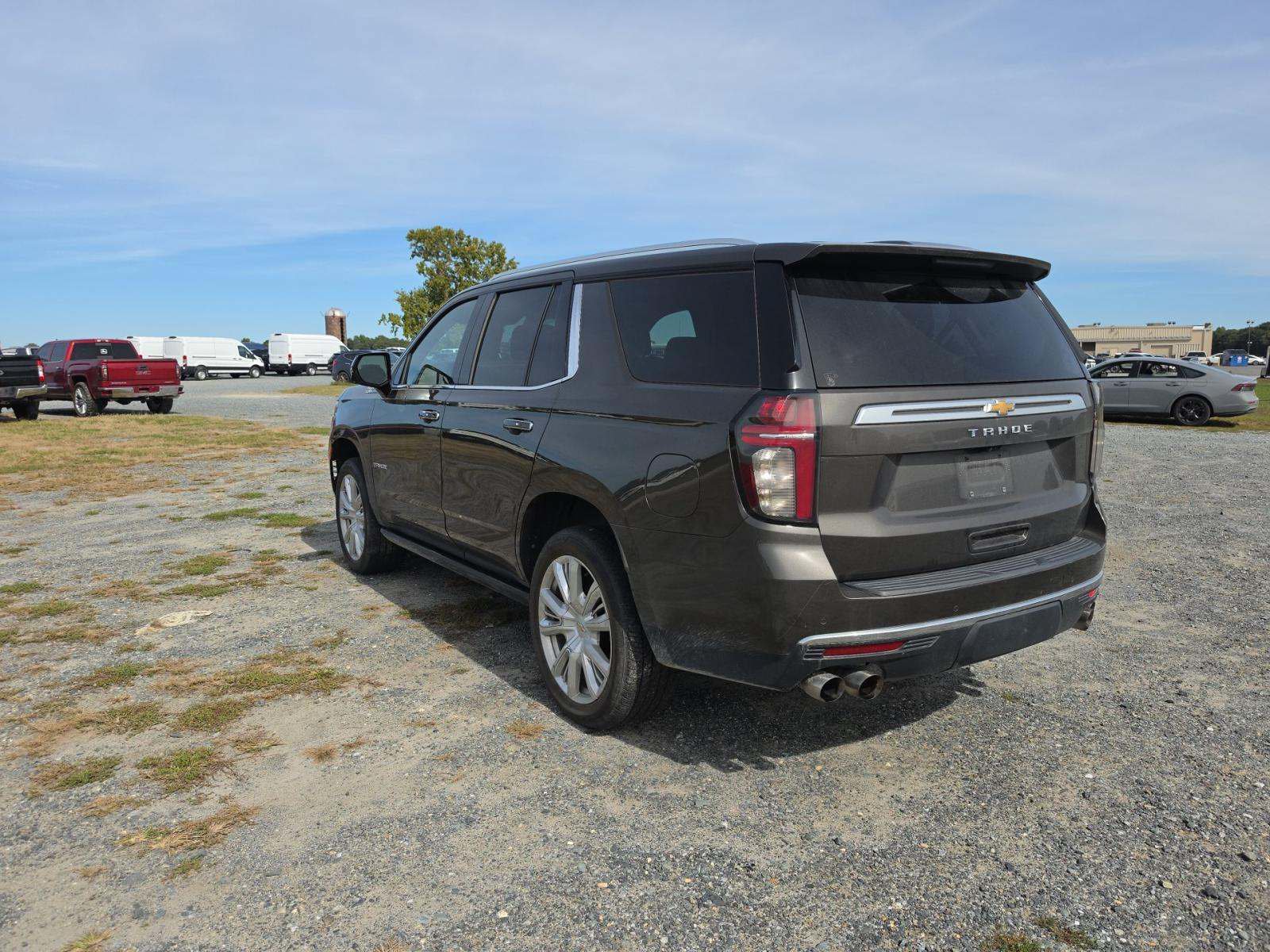 Used 2021 Chevrolet Tahoe High Country w/ Premium Package AWD/4WD image 3