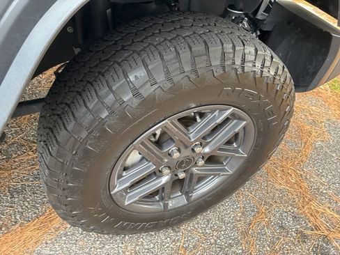 Used 2024 Jeep Wrangler Sport S image 17