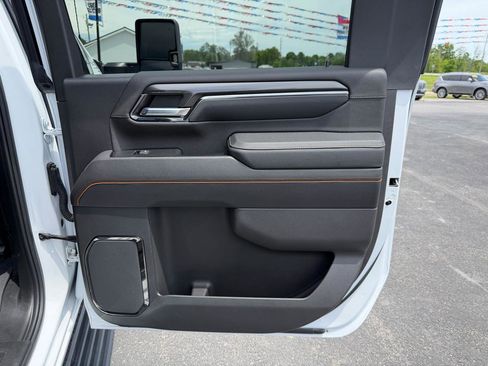 Used 2024 GMC Sierra 2500 AT4 w/ AT4 Premium Plus Package AWD/4WD image 19