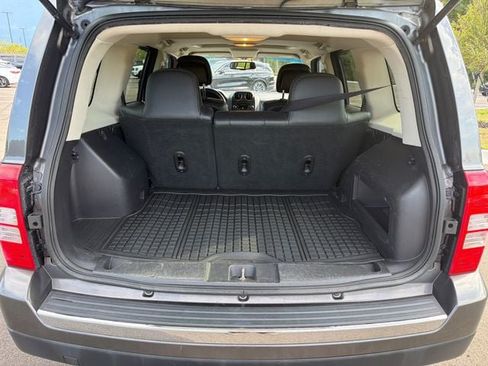 Used 2017 Jeep Patriot High Altitude AWD/4WD image 19