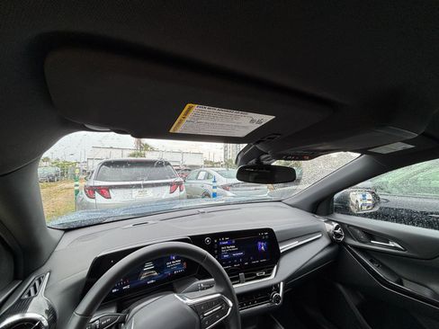 Used 2025 Chevrolet Equinox LT image 34