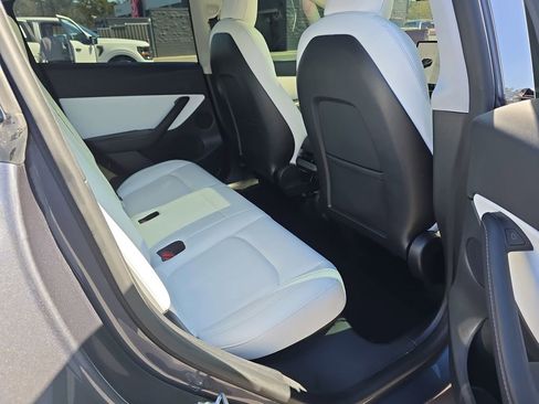 Used 2021 Tesla Model Y Performance image 14