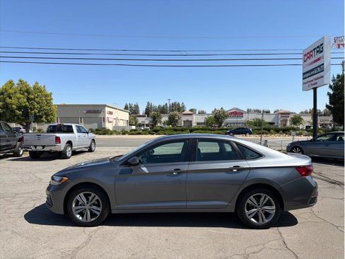 Used 2024 Volkswagen Jetta SE FWD image 21