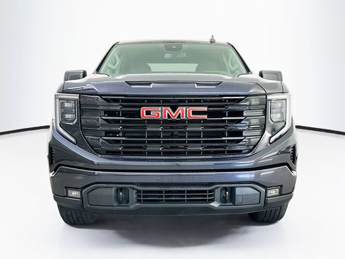 Used 2023 GMC Sierra 1500 Elevation AWD/4WD image 2